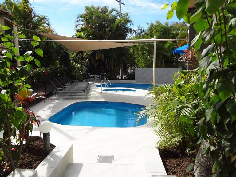 Noosa Gardens Riverside Resort 