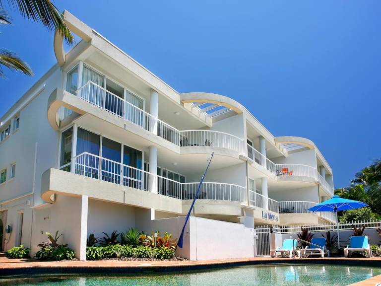 La Mer Beachfront Apartments 