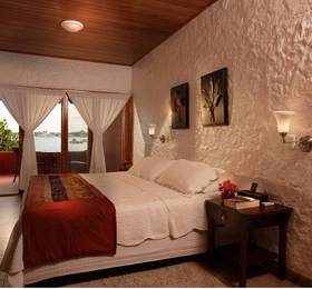 Red Mangrove Aventura Lodge  в Галапагосских островах