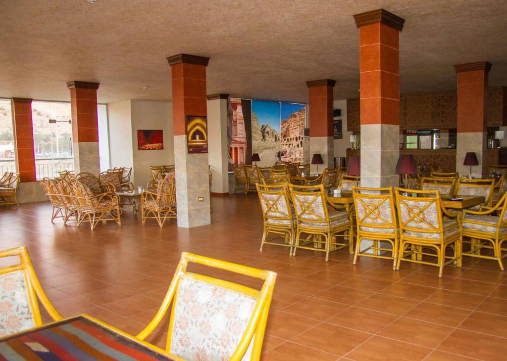Al Anbat Hotel Restaurant 3*
