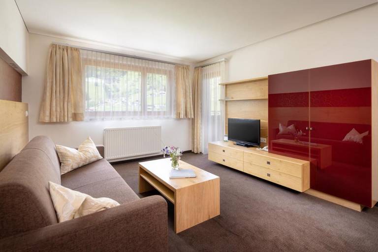 Aparthotel Tschanun Garni 