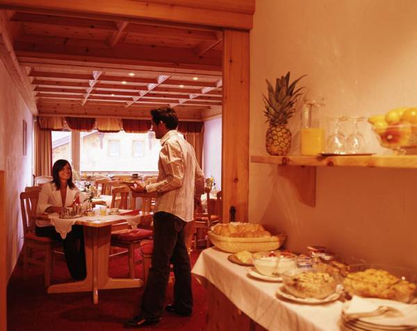 Hotel Garni Ernst Falch  Австрия, Тироль