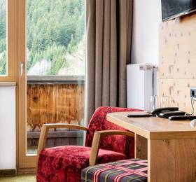 Hotel Garni Ernst Falch  в Тироле