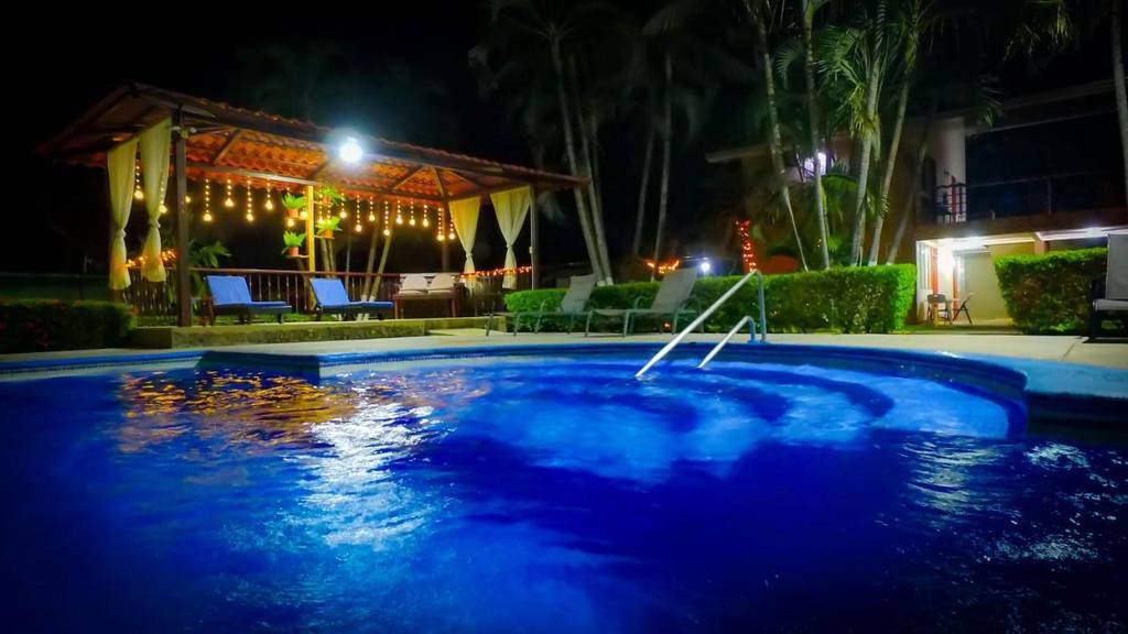 Hotel & Villas Huetares  3*