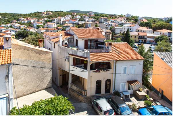 Apartments & Rooms Iva 