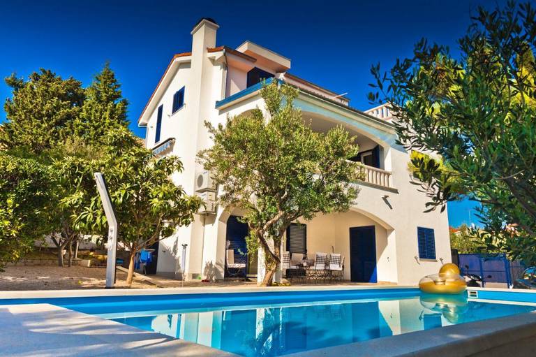 Delux Villa Hedonica 