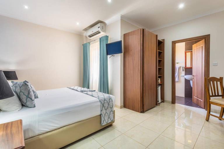 Port View Guesthouse 