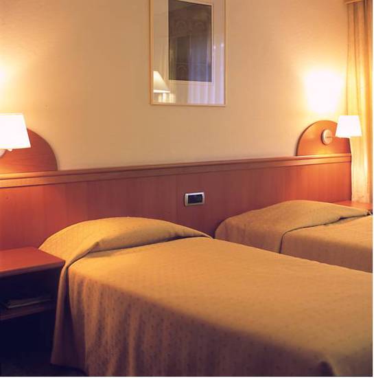Hotel Den En Heuvel  3* Бельгия, Антверпен