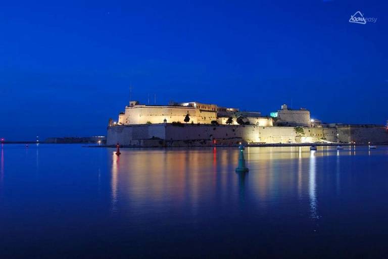 Grand Harbour Hotel 