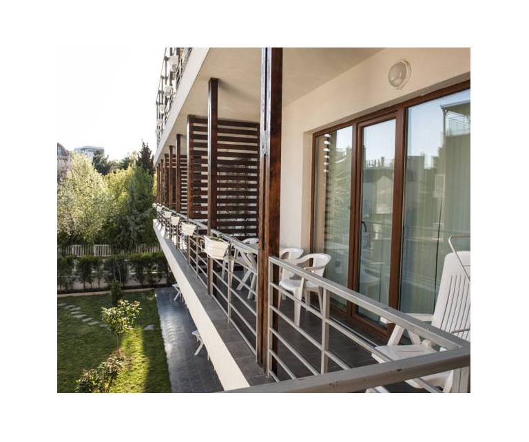 Del Sol Apartments 