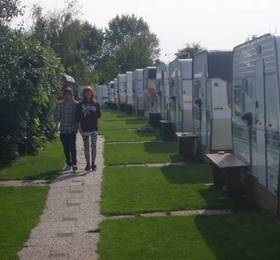 Lucky Lake Hostel  в Утрехте