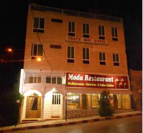 Peace Way Hotel  в Петре