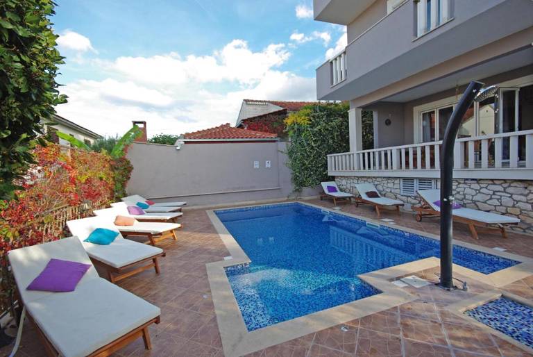 Apartments Mery 