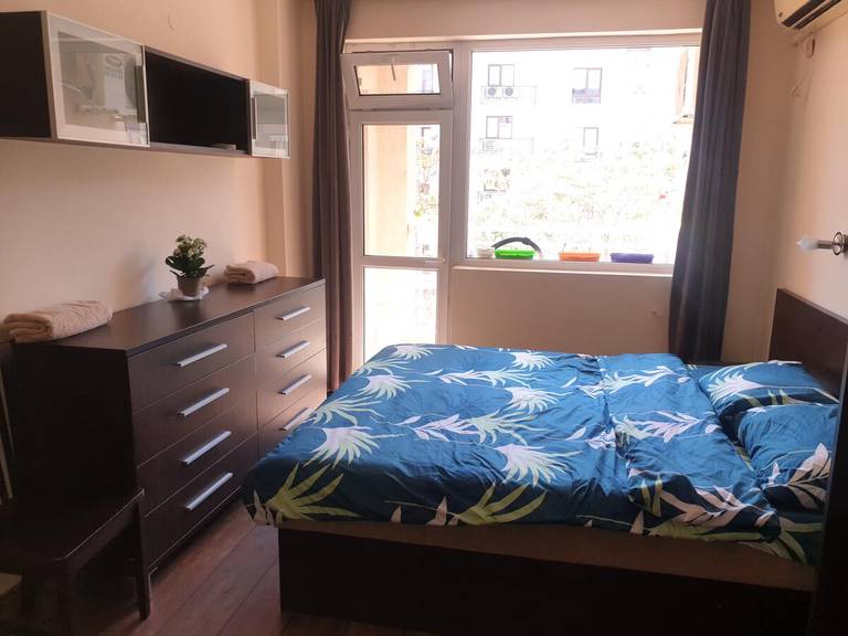 Sunny Apartment 