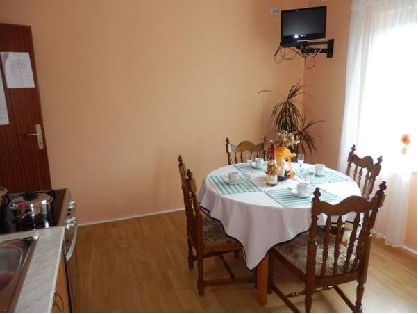 Apartmani Ana 