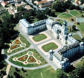 Spanish House  в Балатоне