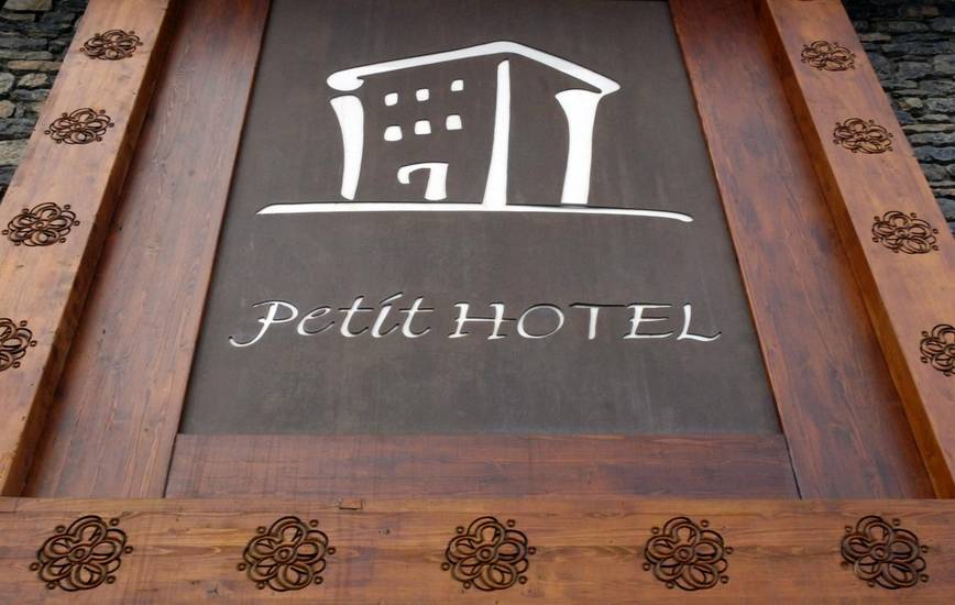 Petit Hotel 3* Андорра, Энкамп