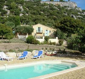 Holiday Home Prescilla Saint Saturnin Les Apt  в Сен-Сатюрнен-д'Апте