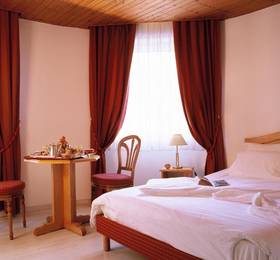 Logis Hostellerie Motel Au Bois Le Sire в Орбе