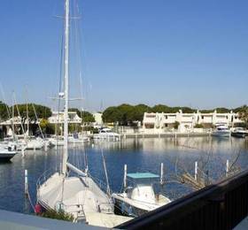 Apartment Les Baronnets Port Camargue  в Ле-Гро-дю-Руа