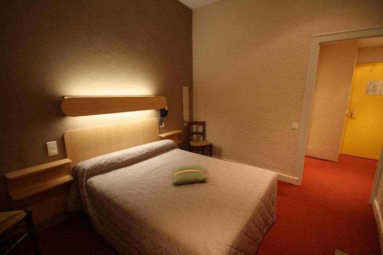 Logis Hotel L'ange Couronne 