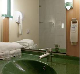 Hotel ibis Lyon Est Bron  в Броне