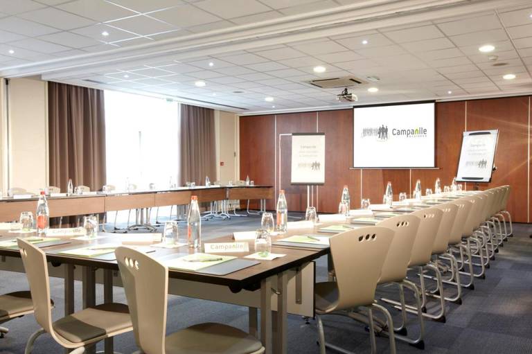 Hotel Campanile Roissy 