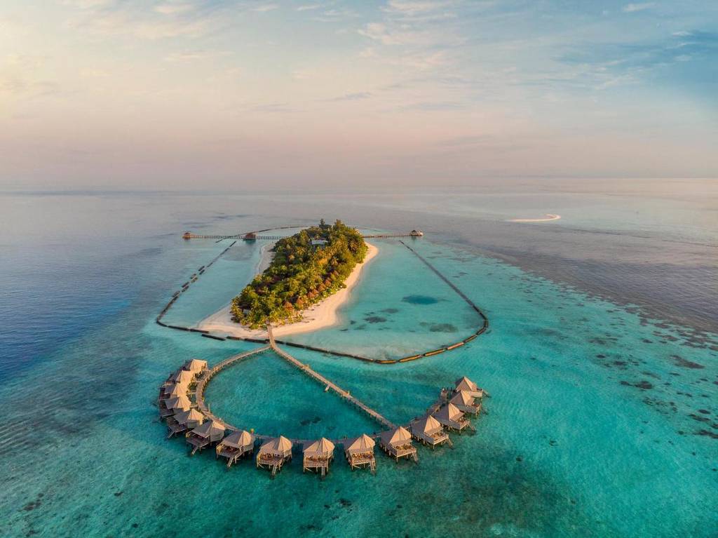Komandoo Island Resort 4*