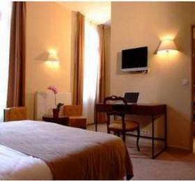 Hotel Corneille  в Баньер-де-Люшоне