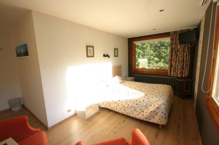 Chris-Tal Hotel 
