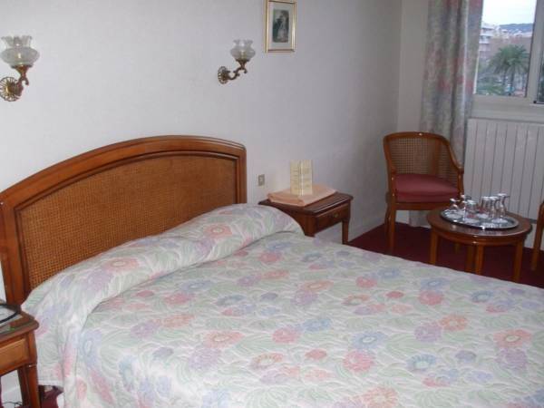 Hotel Aiglon  3* Франция, Ментона