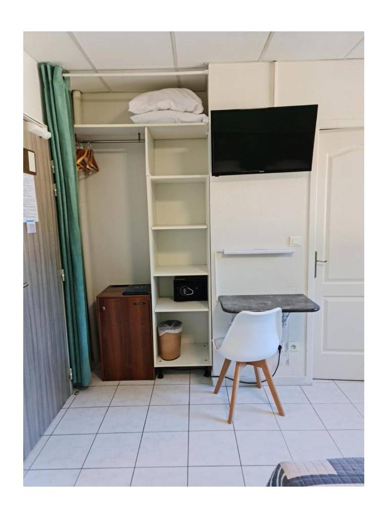Carry Hotel 