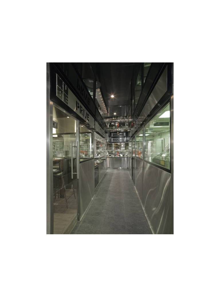 KUBE Hotel