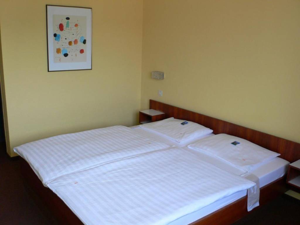Hotel Meran Hallenbad Sauna 2*