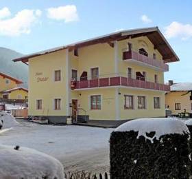 Apartment FerienDutar V Gries  в Брук-ан-дер-Гросглокнерштрассе