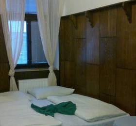 Restaurace Penzion U Huberta  в Зноймо
