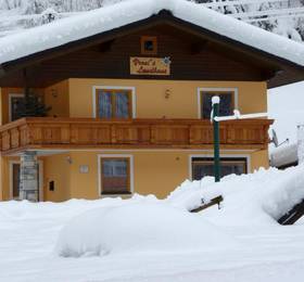 Vronis Landhaus Apartments в Хюттау