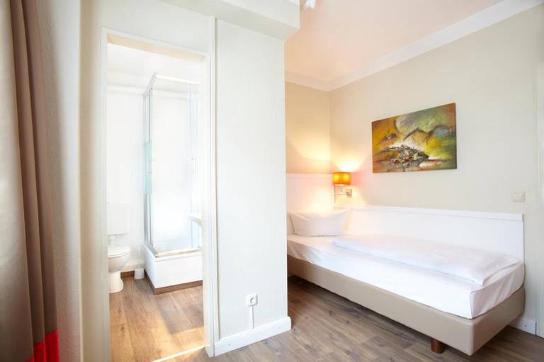 Basic Hotel Ostseehalle 