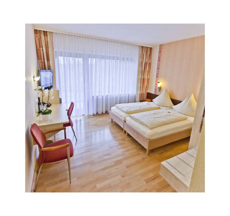 Allee Hotel Leidinger