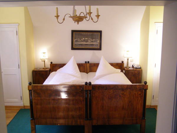Schlosswirt zu Anif 4*