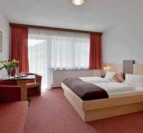 Hotel Garni Tirol  в Вальхзе
