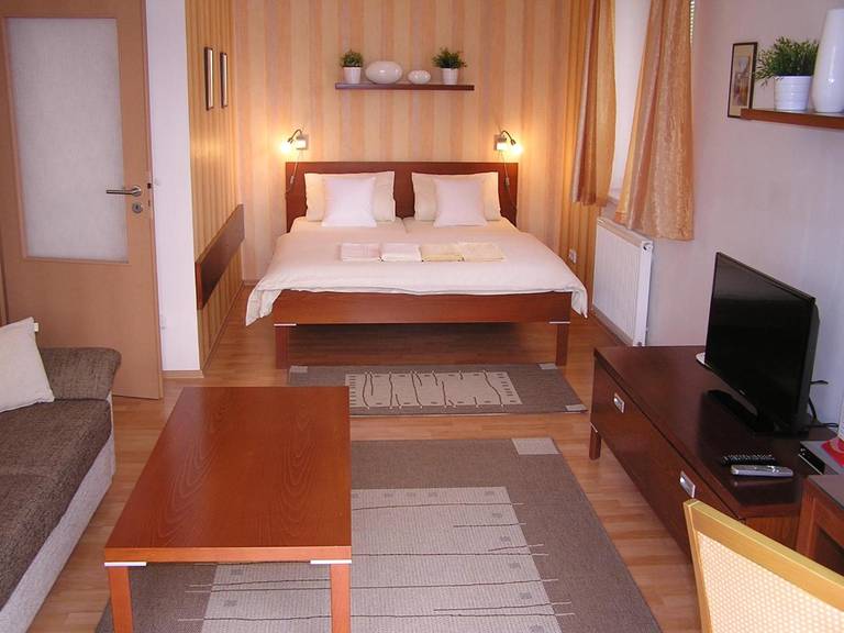 Gonda Apartments 