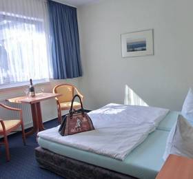 Hotel zum Hafen  в Заснице