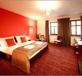 Hotel Lahofer  в Зноймо