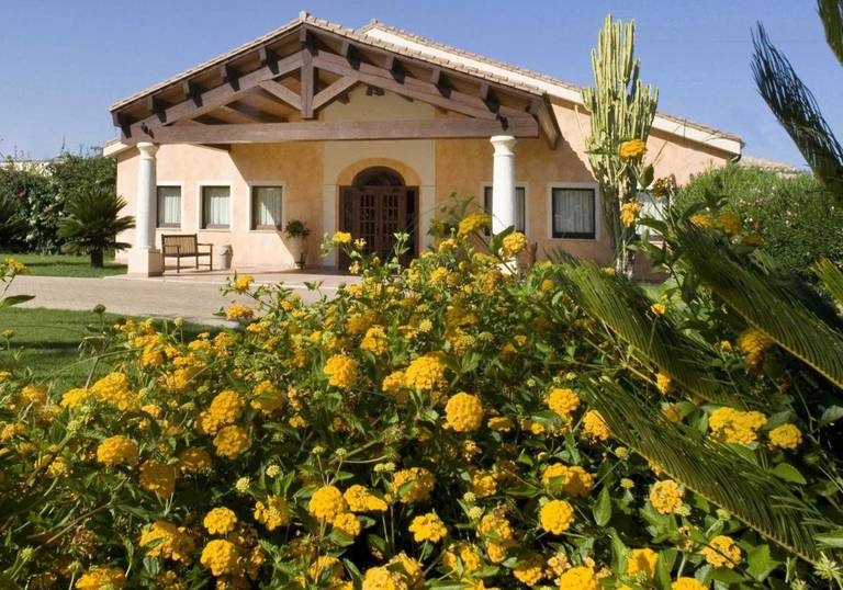 Lantana Resort Hotel&Apartments 