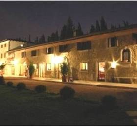 Agriturismo Torre della Grola  в Сант-Амброджо-ди-Вальполичелле