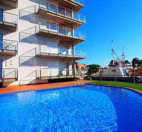 Apartment Cap Mestral Roses в Росесе