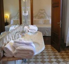 Hotel & Residenza 100 Torri  в Асколи-Пичено