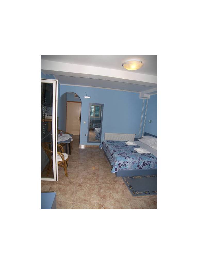 Apartments and Rooms Drago 