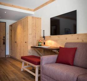 Hotel Spitzhorn Superieur  в Занене